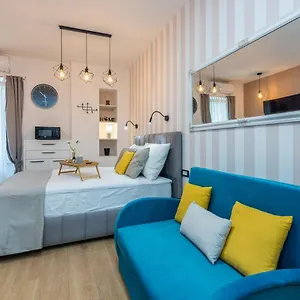 Appartamento & Six, Fiume